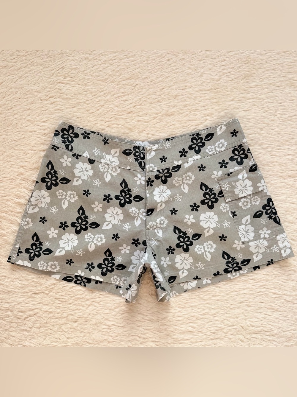 Y2K 90’s Vintage Instant Action Utility Cargo Floral Board Shorts Coconut Girl S